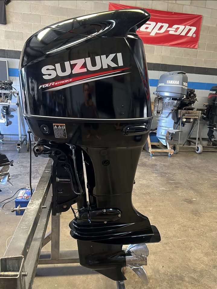 2017 Suzuki DF115A 115HP 4-Stroke EFI Outboard Motor 2017 Suzuki DF115A 115HP 4-Stroke EFI Outboard Motor
