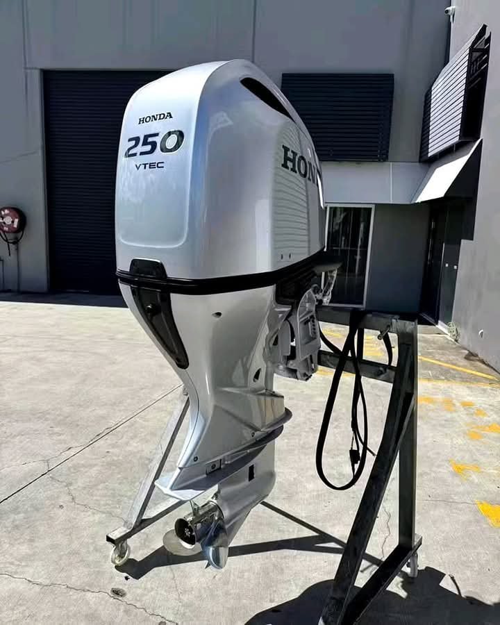 2019 Honda BF250 250HP 4-Stroke V6 Outboard Motor 2019 Honda BF250 250HP 4-Stroke V6 Outboard Motor